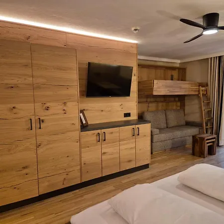 Adler Hotel-pension 3*