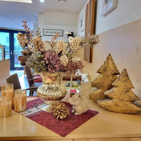 Adler Hotel-pension 3*