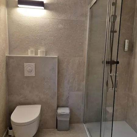 Adler Hotel-pension 3* فلبمس